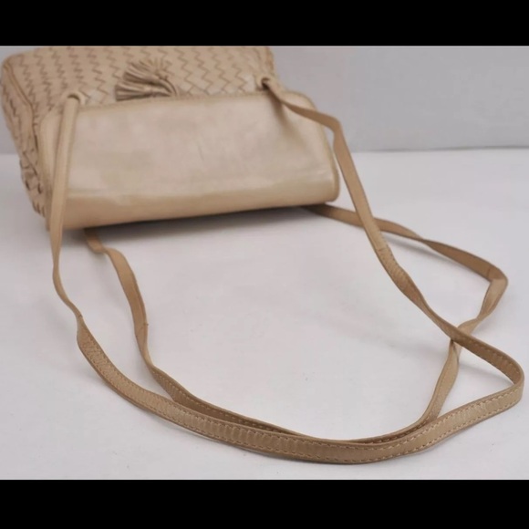 BOTTEGA VENETA Beige Tassel Intrecciato Leather Shoulder Bag | PRELOVED👜🤎👜 - Picture 7 of 16